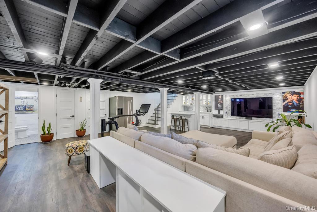 15 Main Parkway