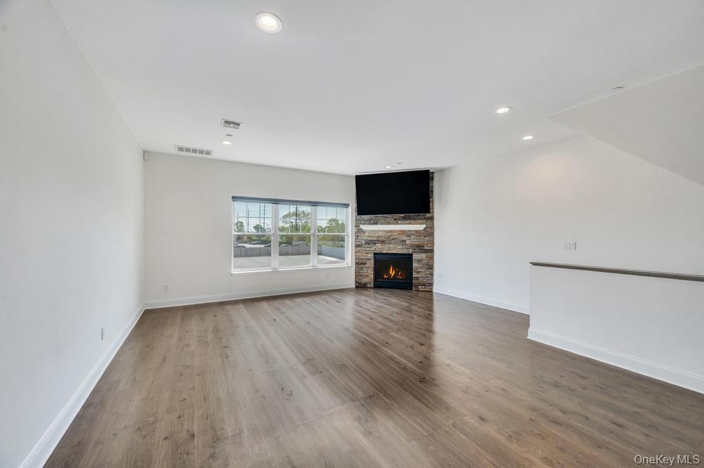 18 Hearthstone Court