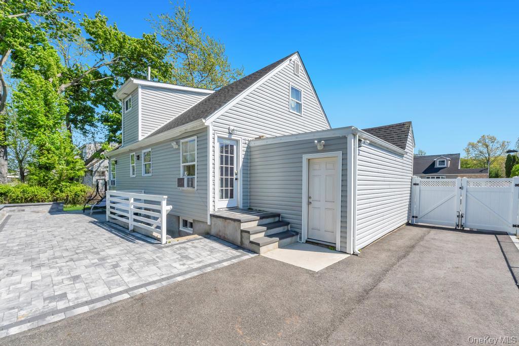 259 N Rutherford Avenue