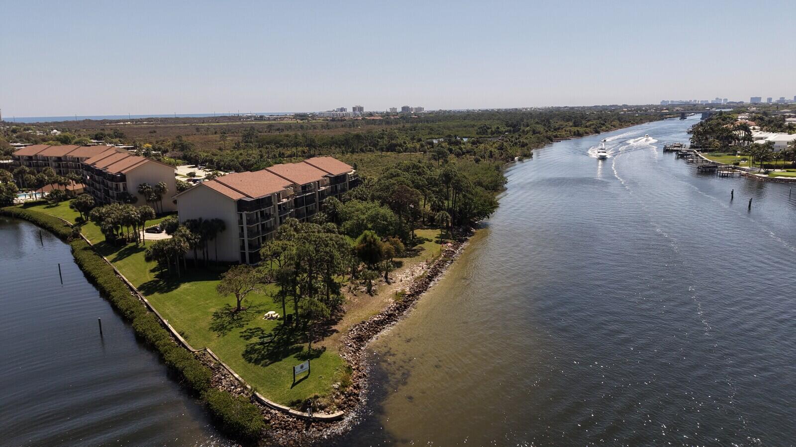 1001 Seafarer Circle 405