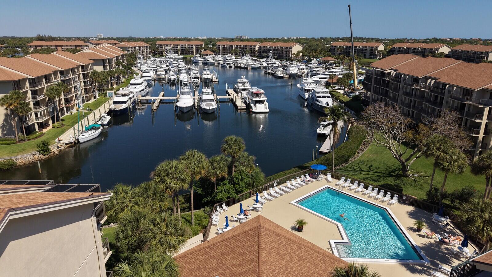 1001 Seafarer Circle 405