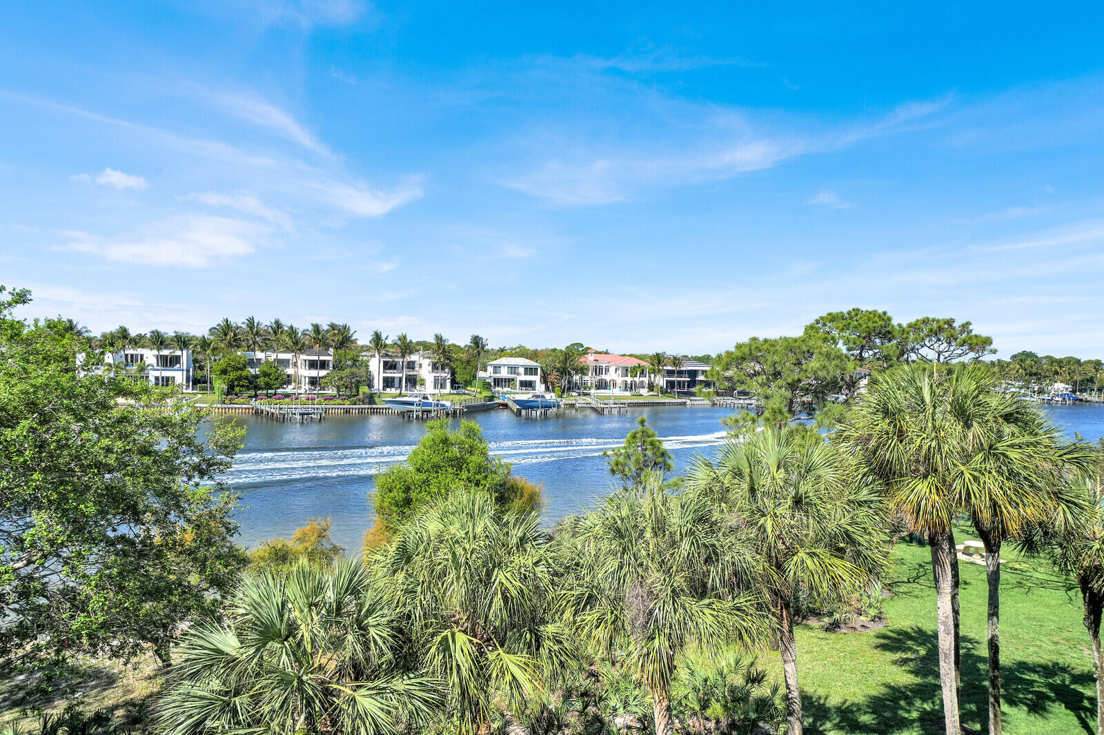 1001 Seafarer Circle 405