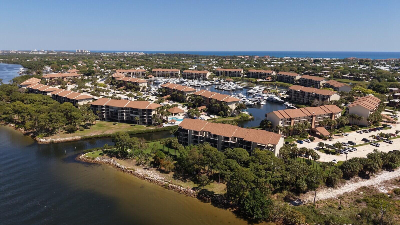 1001 Seafarer Circle 405