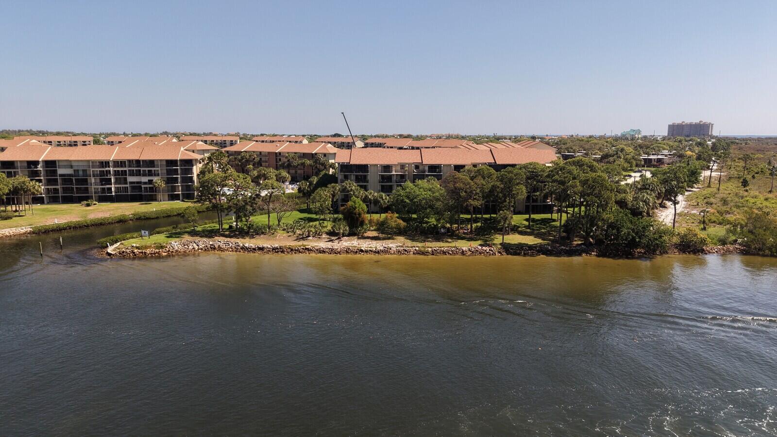 1001 Seafarer Circle 405