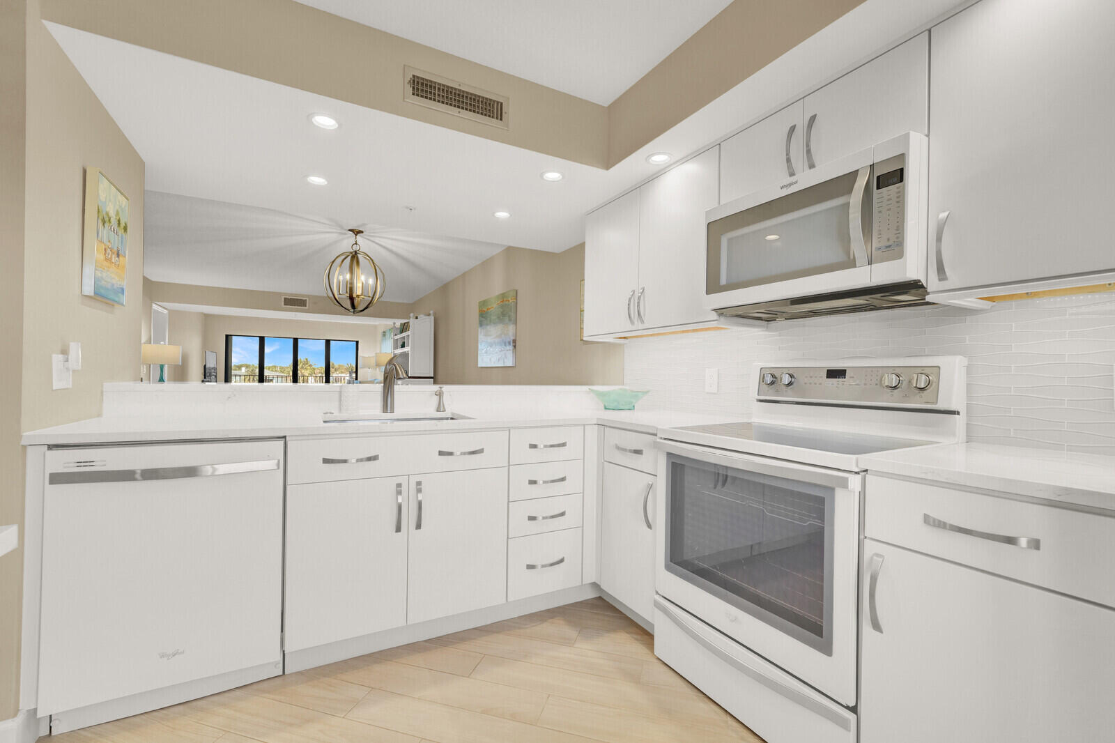 1001 Seafarer Circle 405