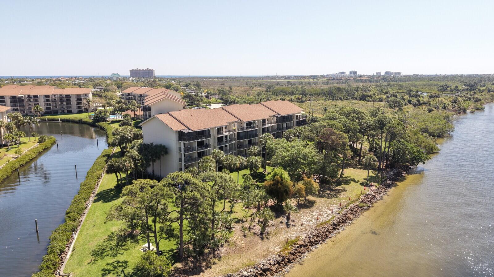 1001 Seafarer Circle 405