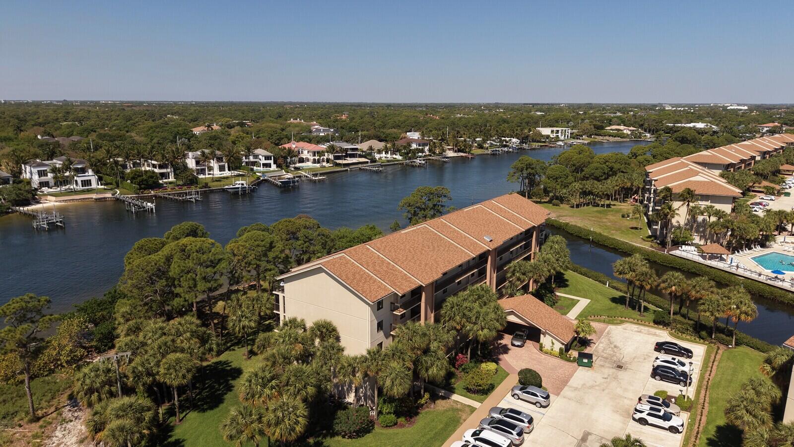 1001 Seafarer Circle 405