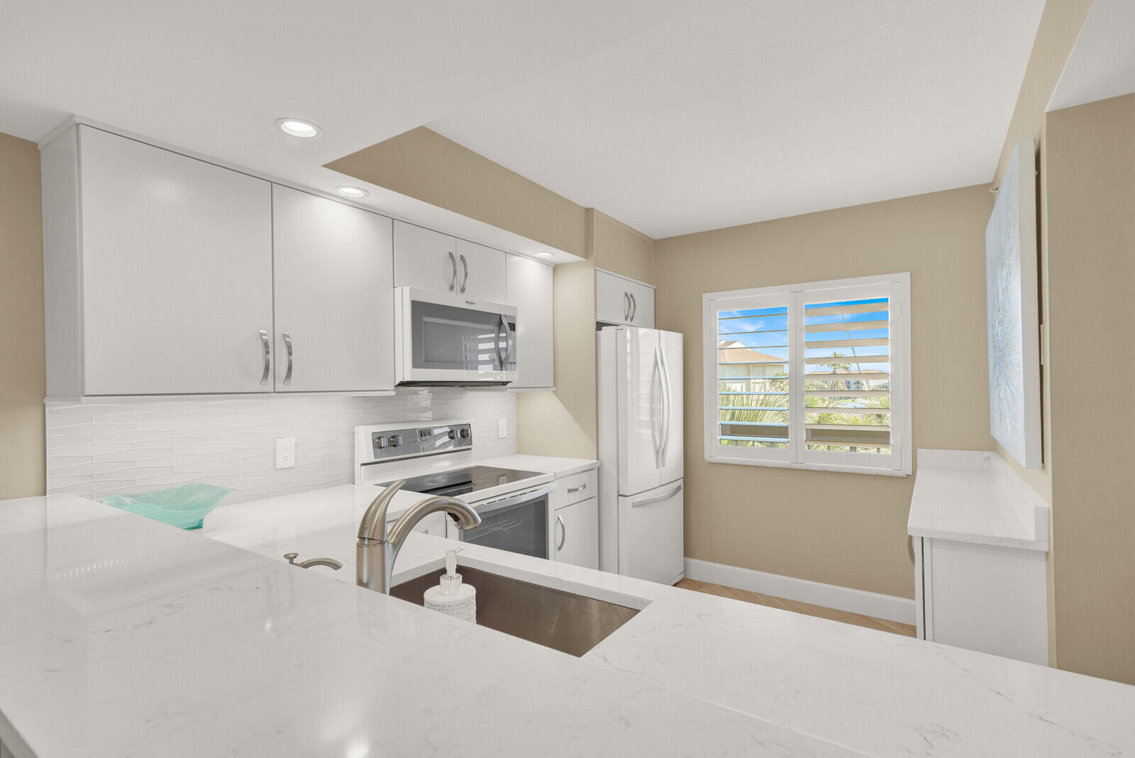 1001 Seafarer Circle 405