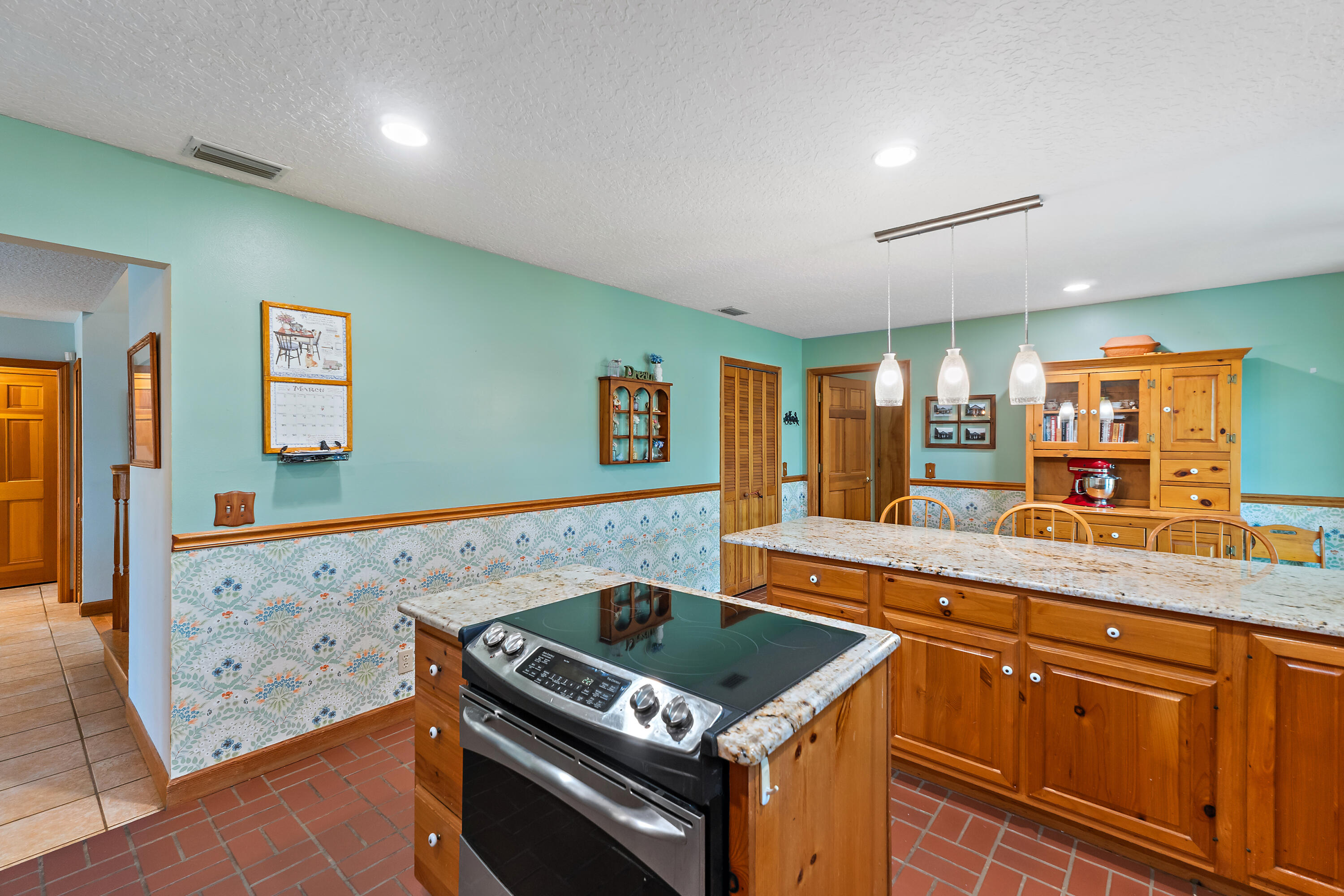 7845 N 167th Ct Court N