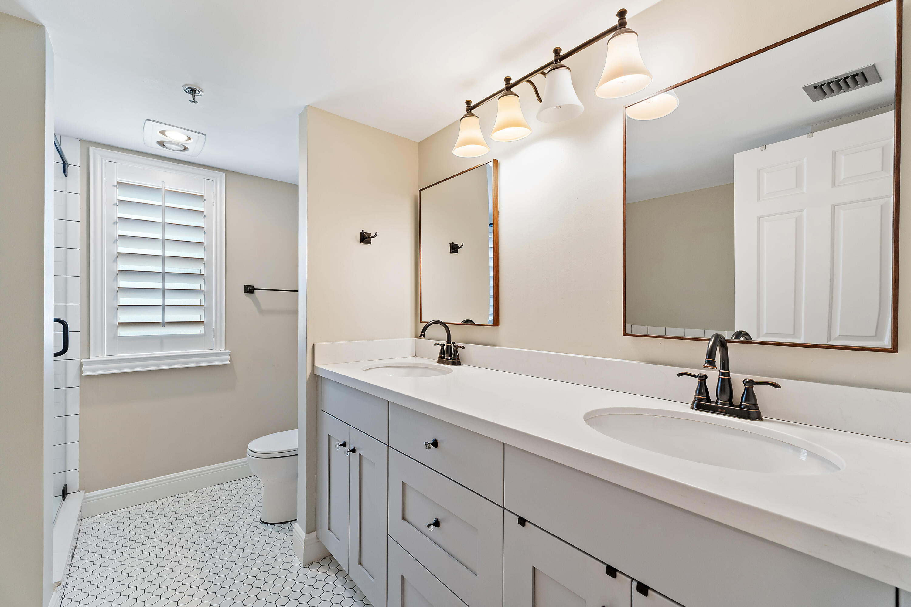 19800 Sandpointe Bay Drive N 305