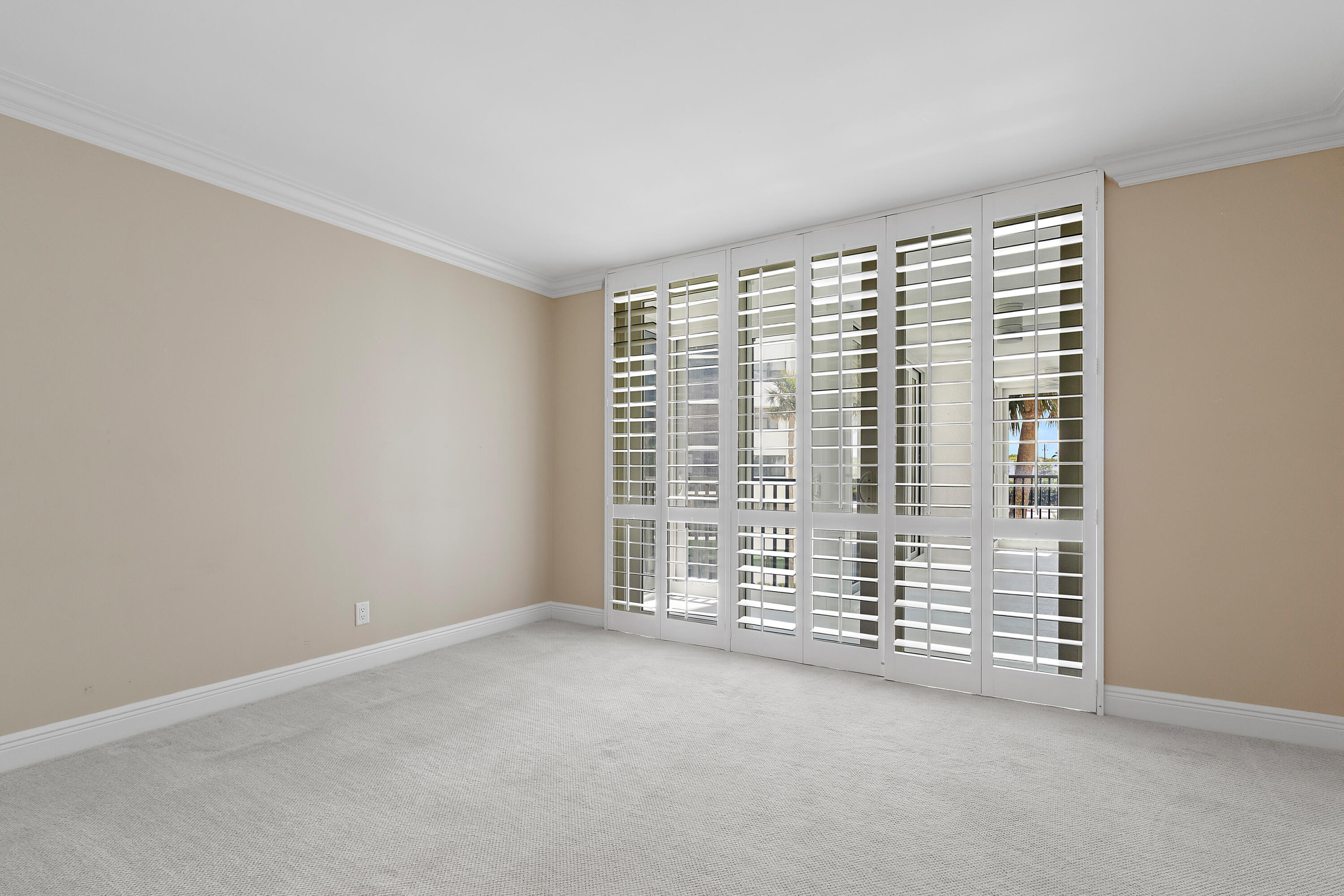 19800 Sandpointe Bay Drive N 305