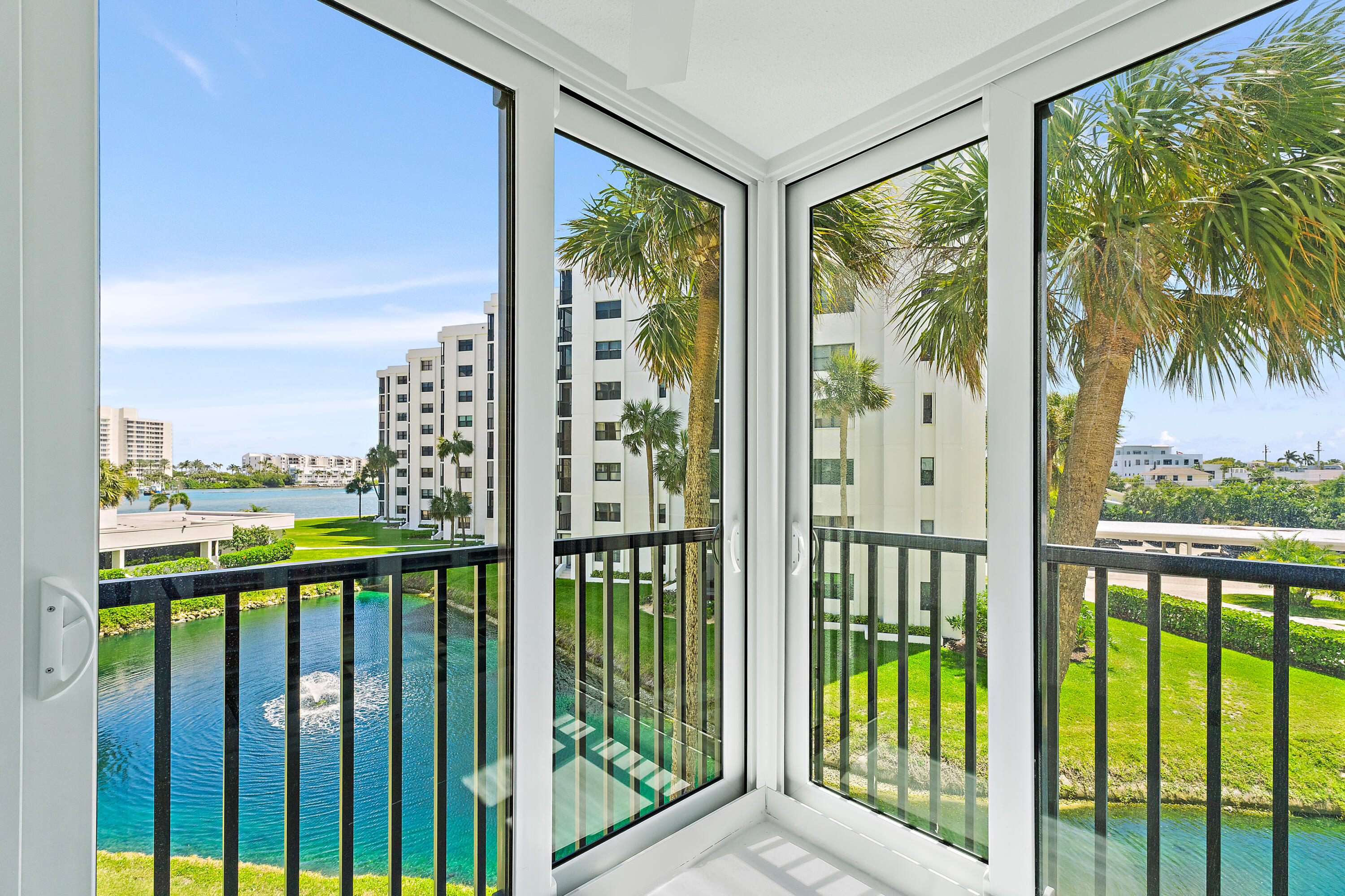 19800 Sandpointe Bay Drive N 305