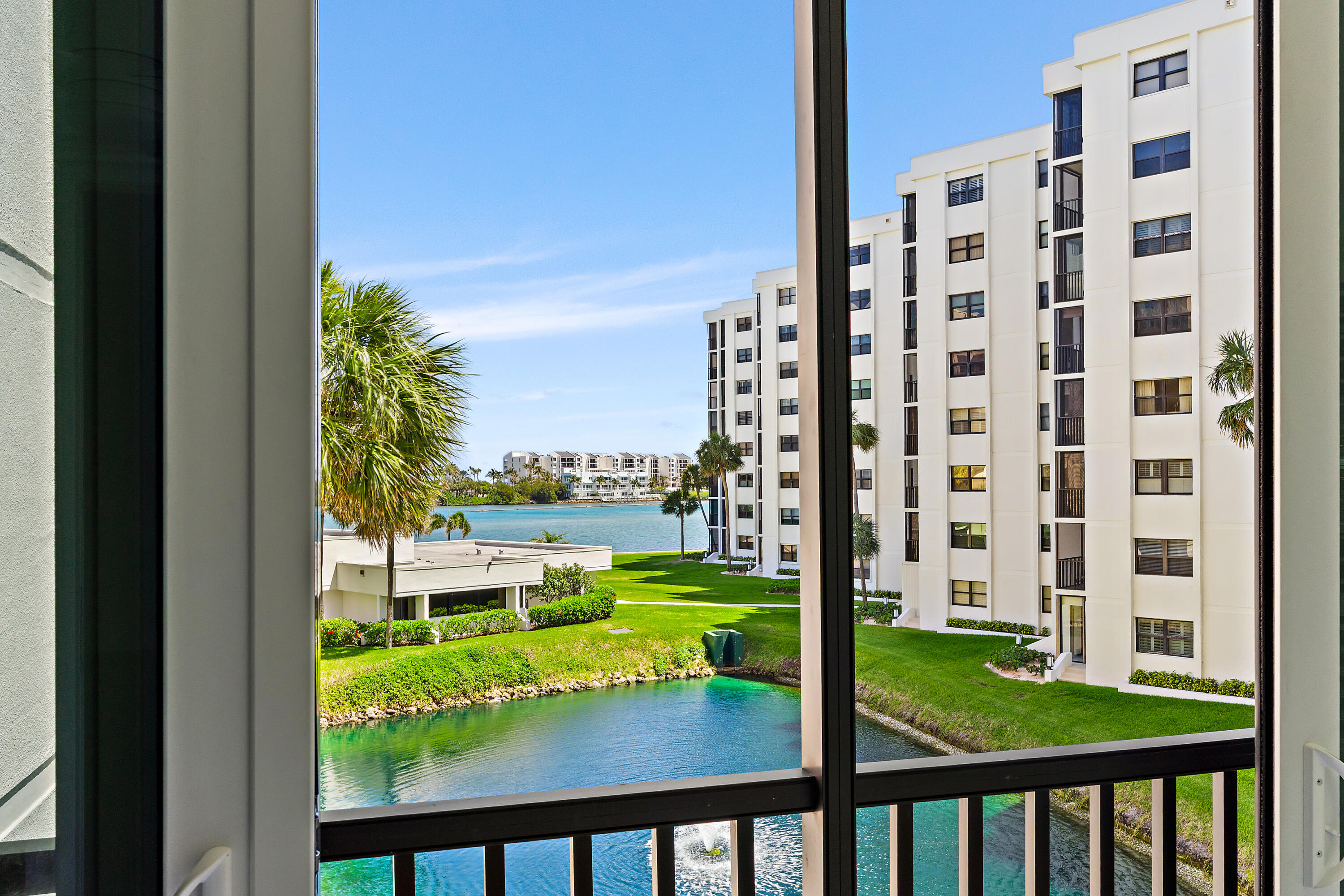 19800 Sandpointe Bay Drive N 305