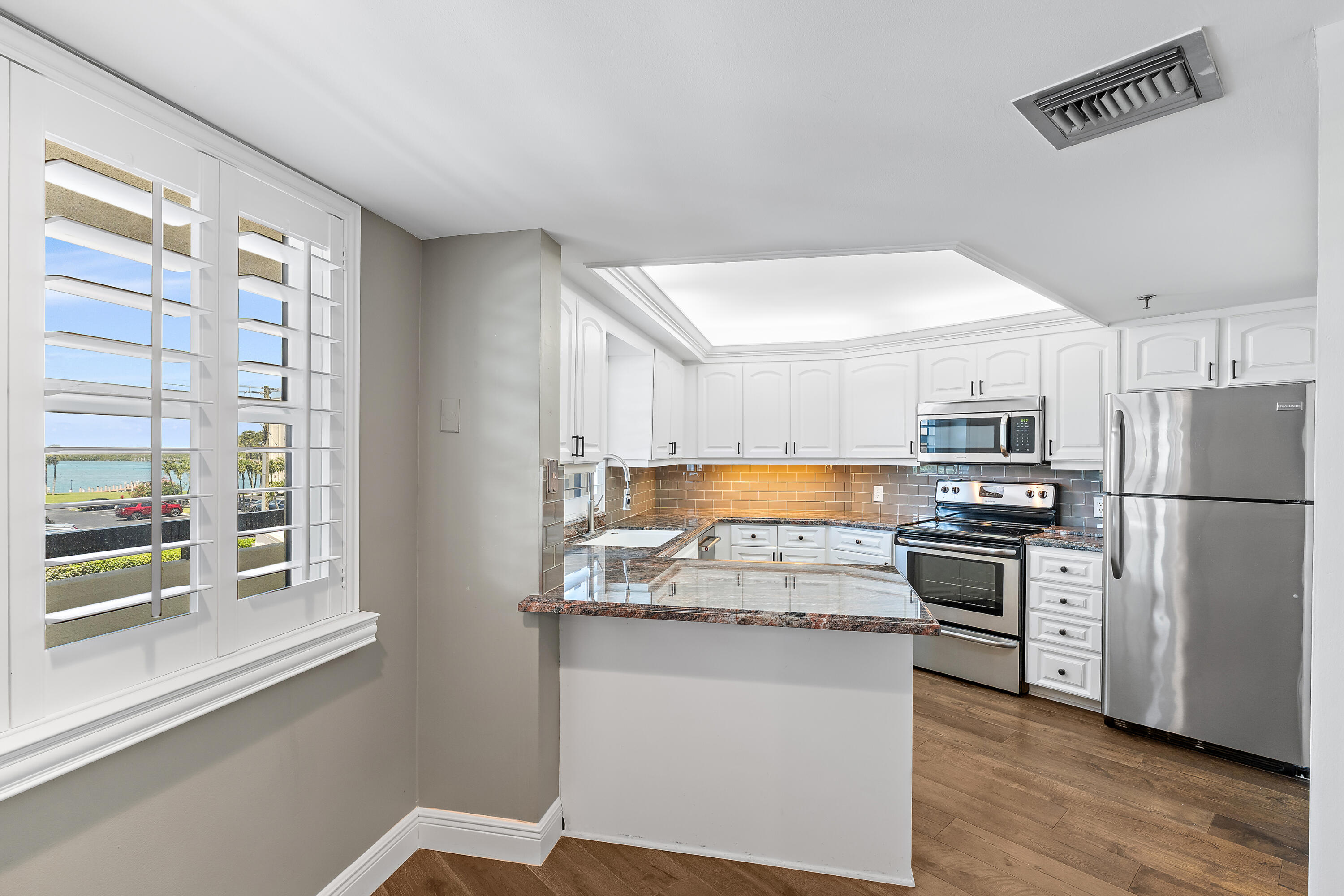 19800 Sandpointe Bay Drive N 305