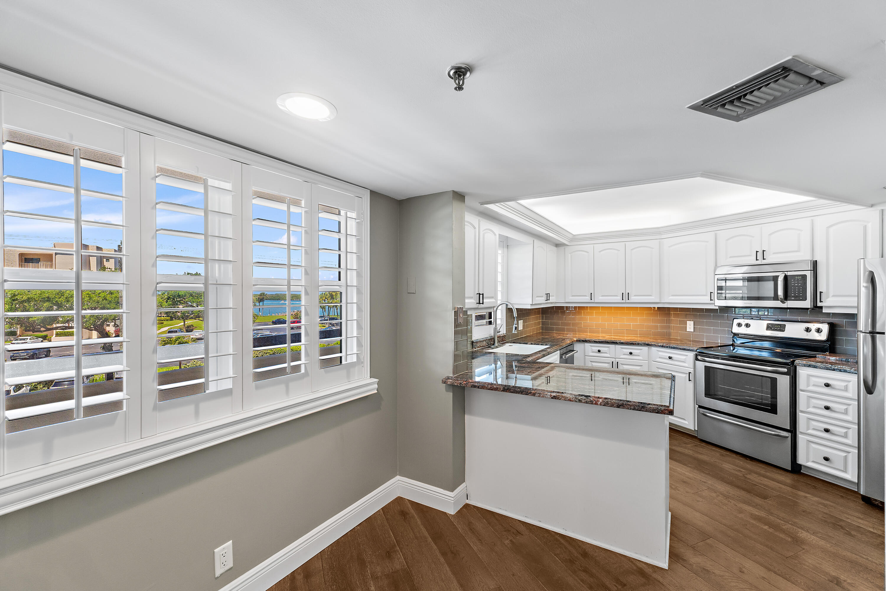 19800 Sandpointe Bay Drive N 305