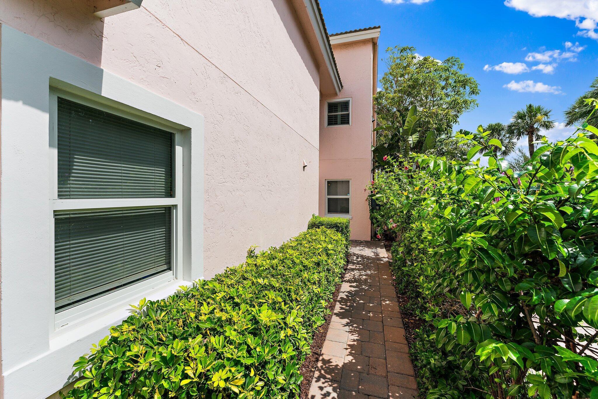 2905 Fairway Drive N