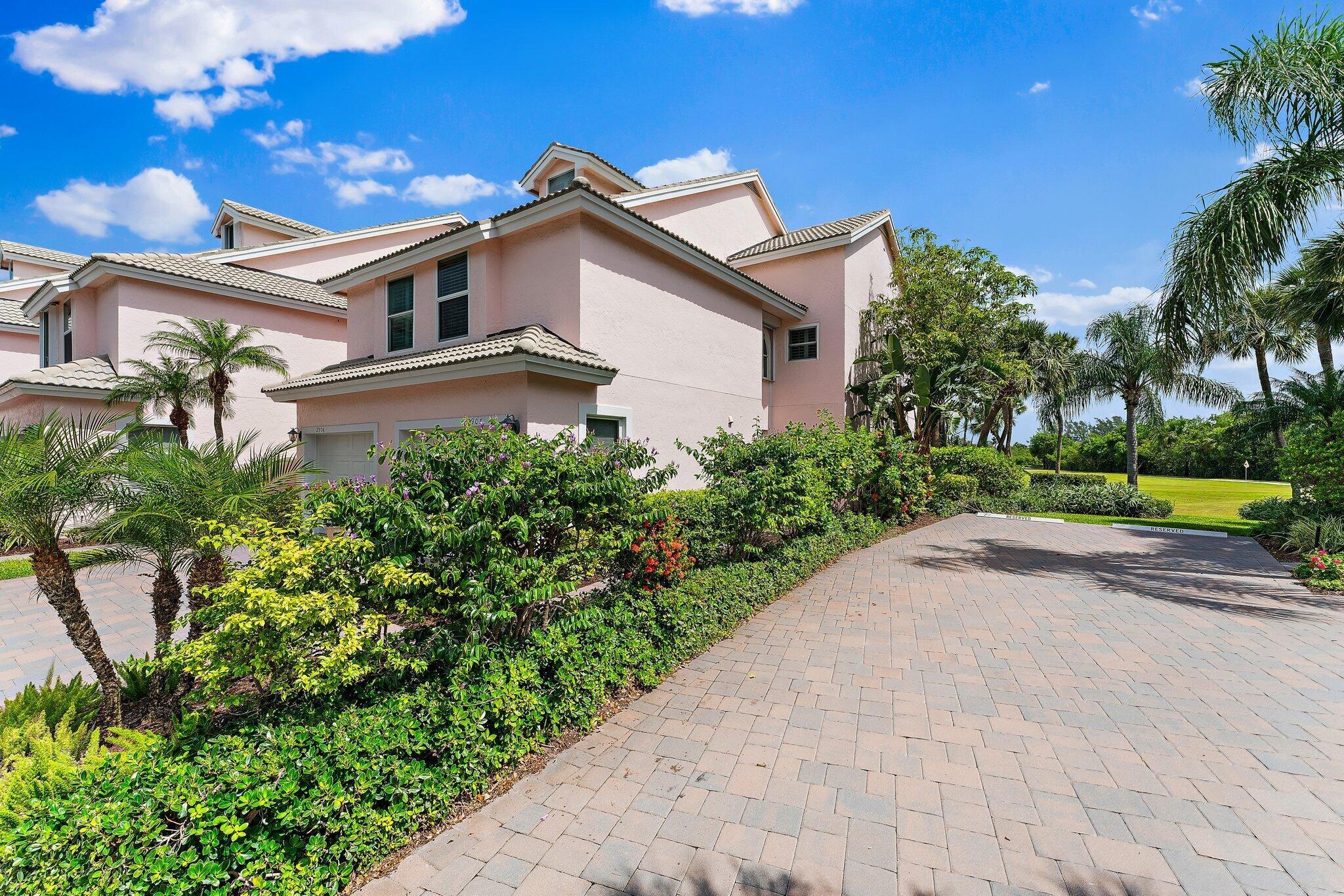 2905 Fairway Drive N