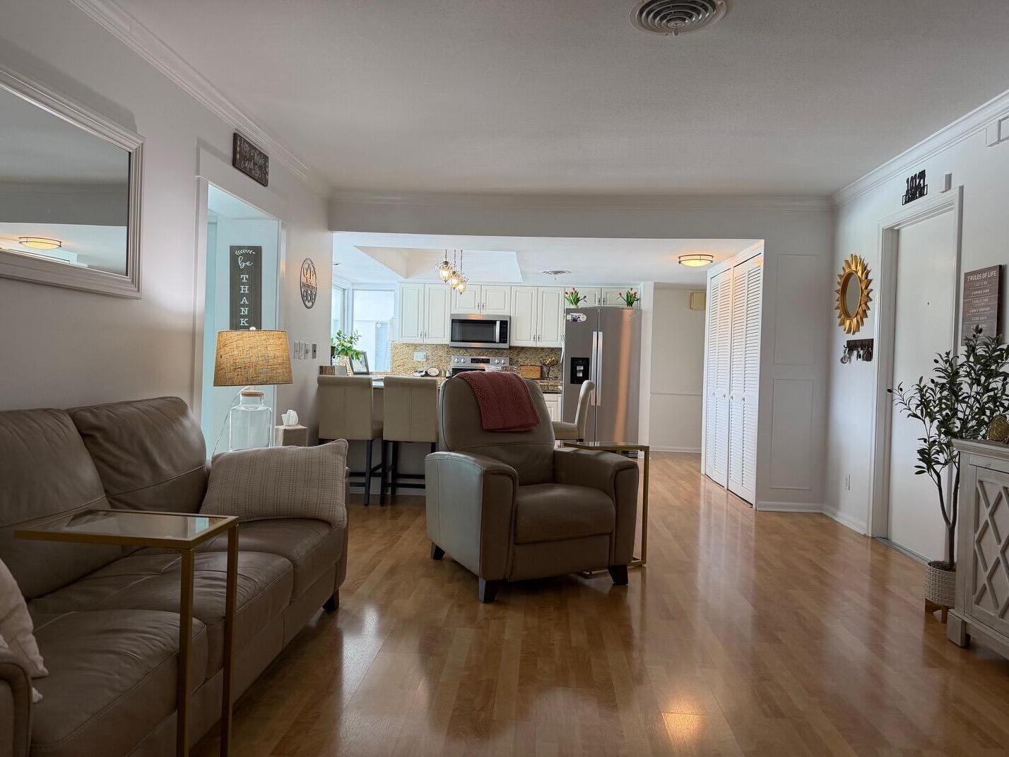 10124 Seagrape Way