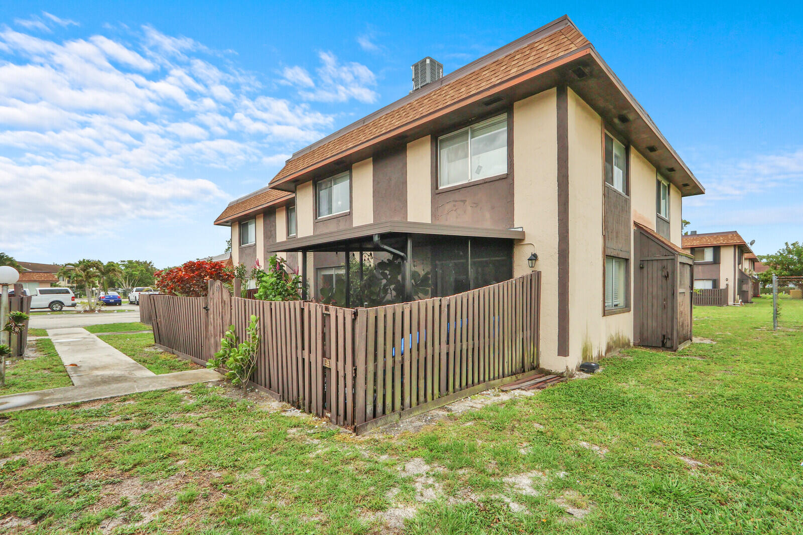 2116 Sherwood Forest Boulevard 28