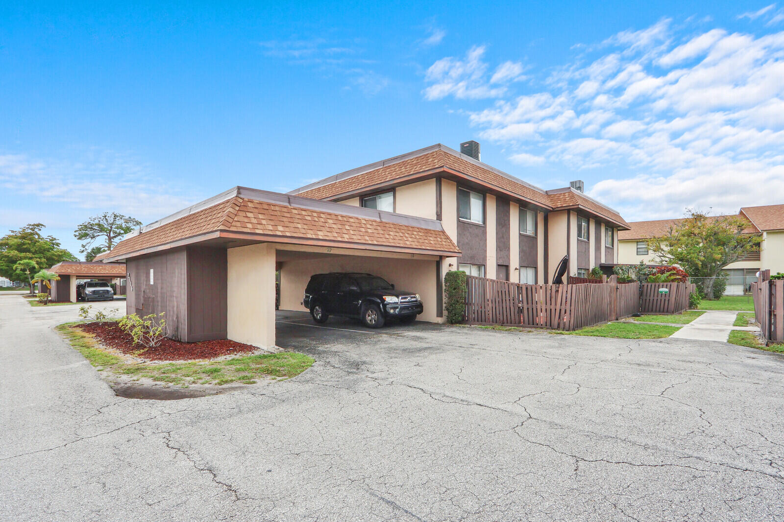 2116 Sherwood Forest Boulevard 28