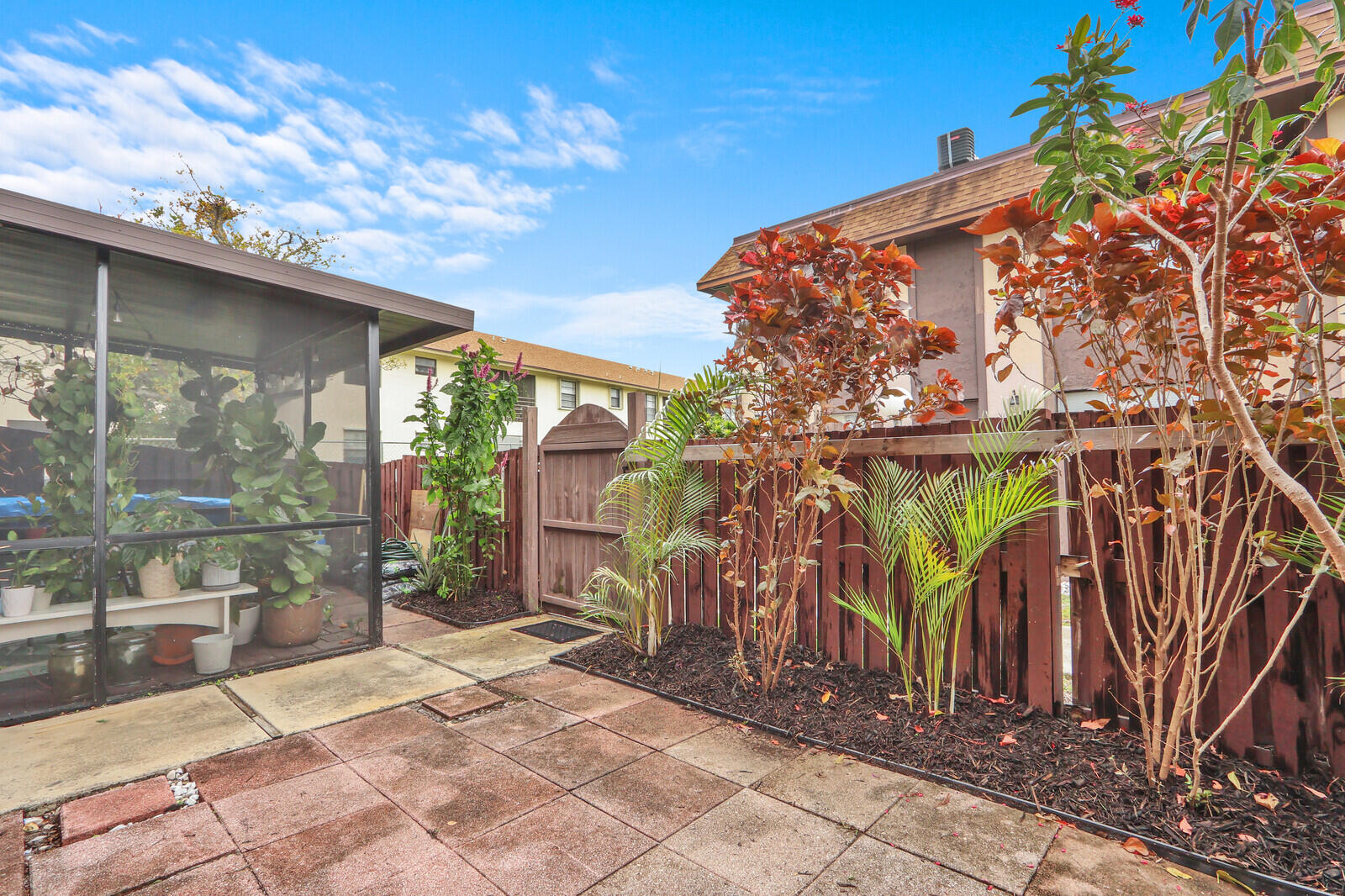 2116 Sherwood Forest Boulevard 28