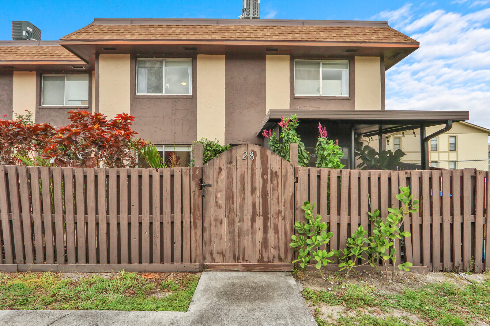 2116 Sherwood Forest Boulevard 28