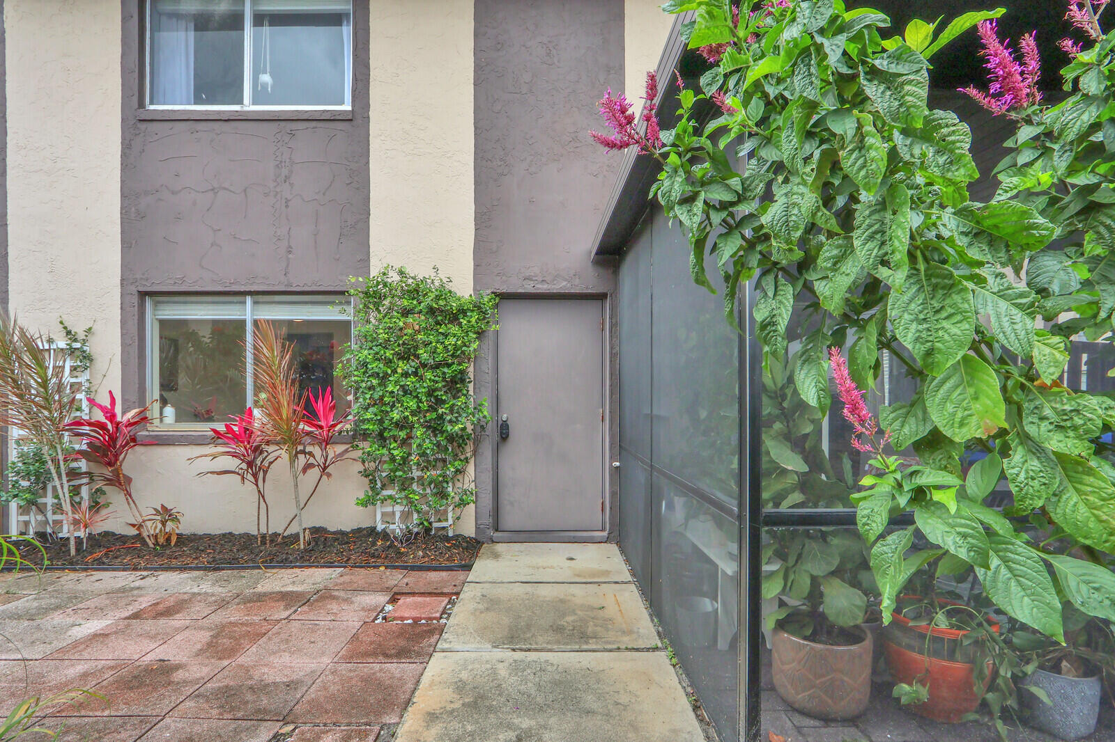 2116 Sherwood Forest Boulevard 28