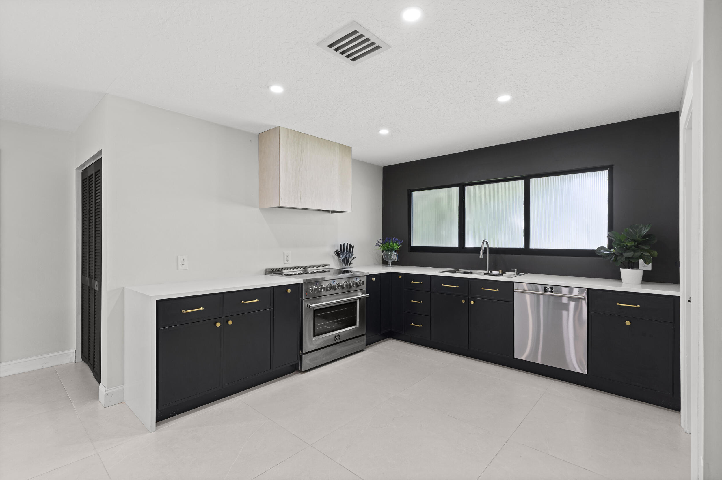 1176 Cherlynn Terrace