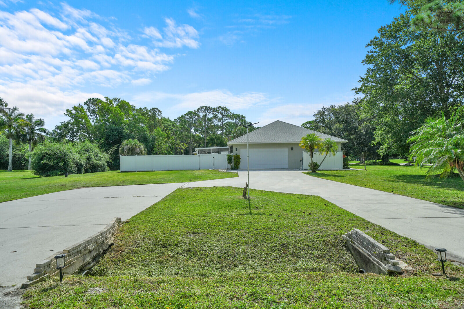 6681 140th Lane N