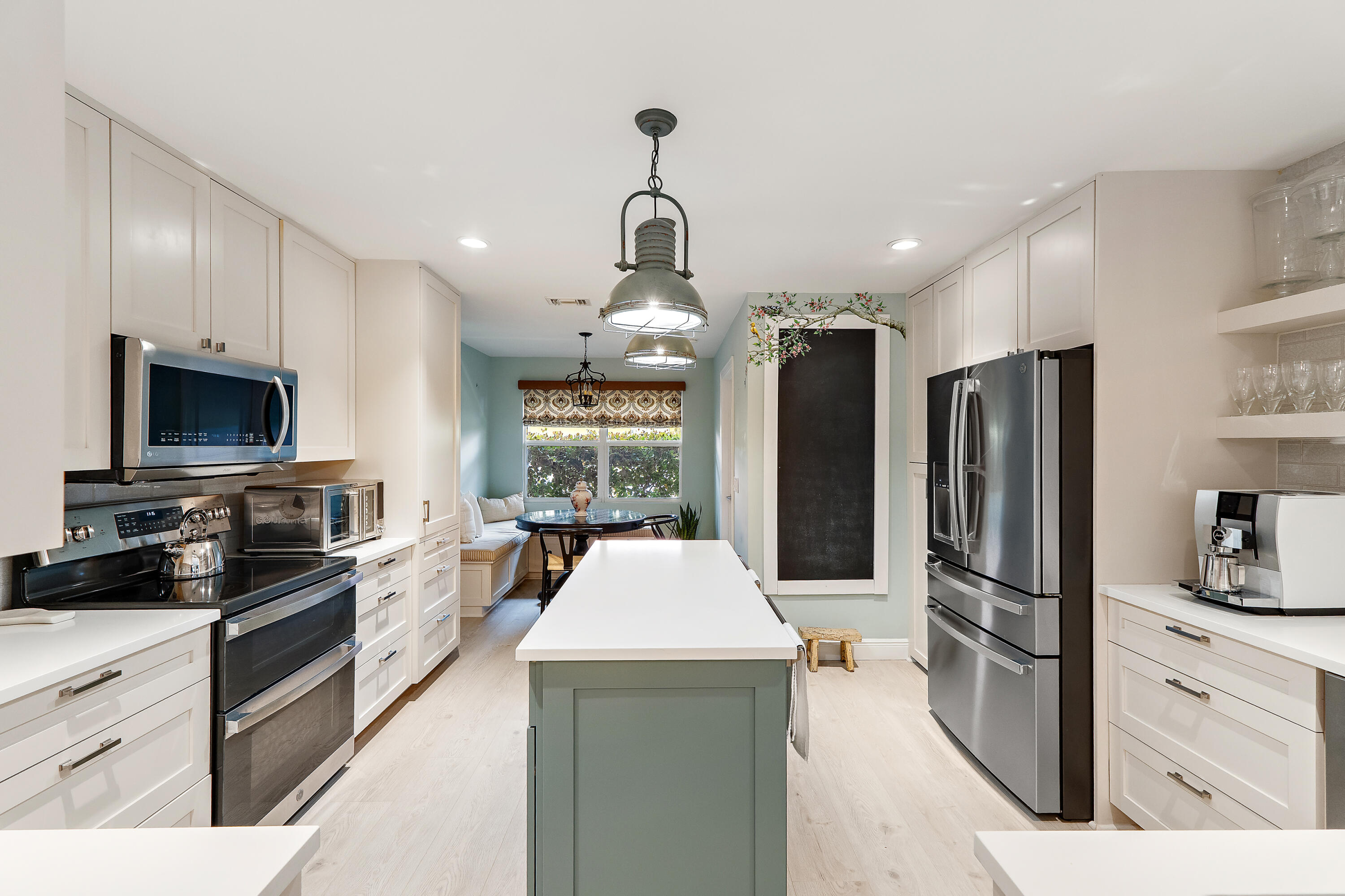 10 Bentwood Road