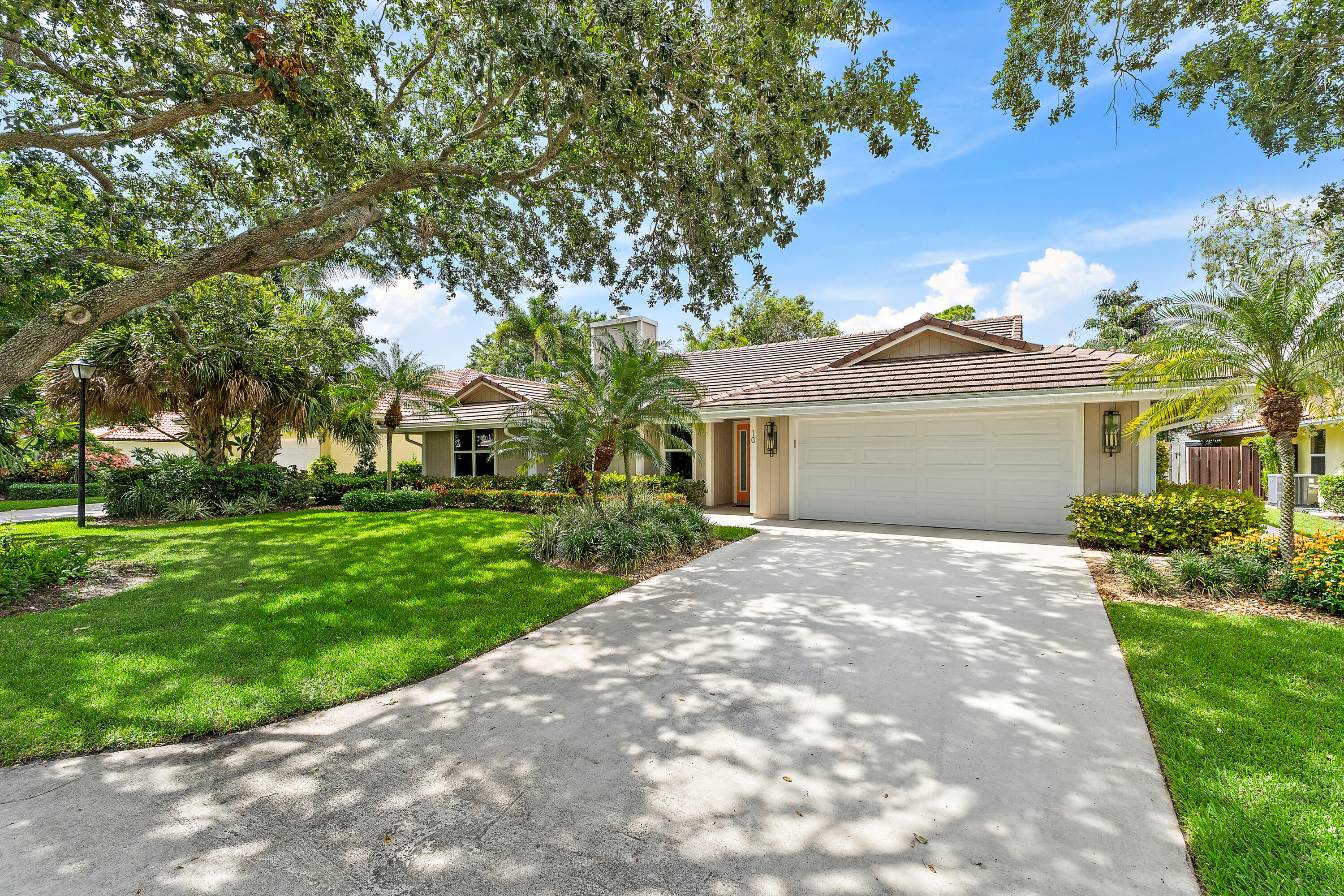 10 Bentwood Road