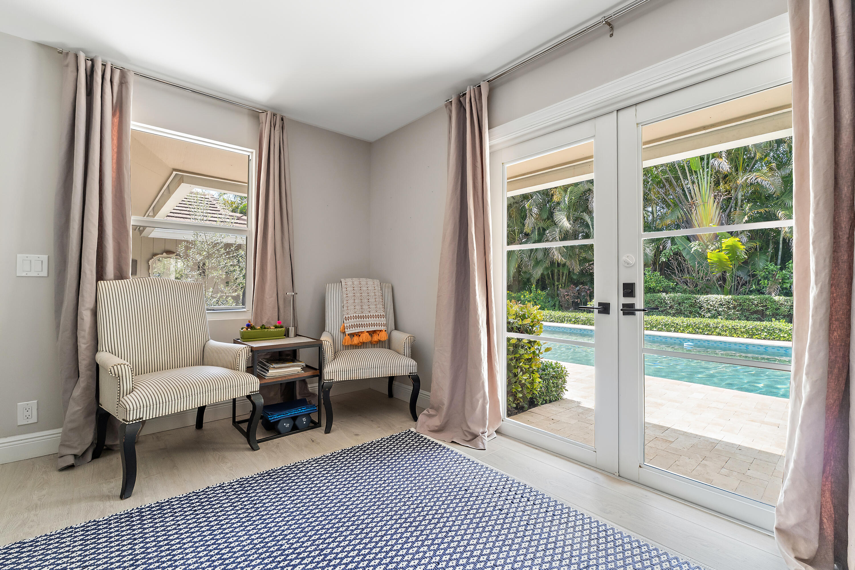 10 Bentwood Road