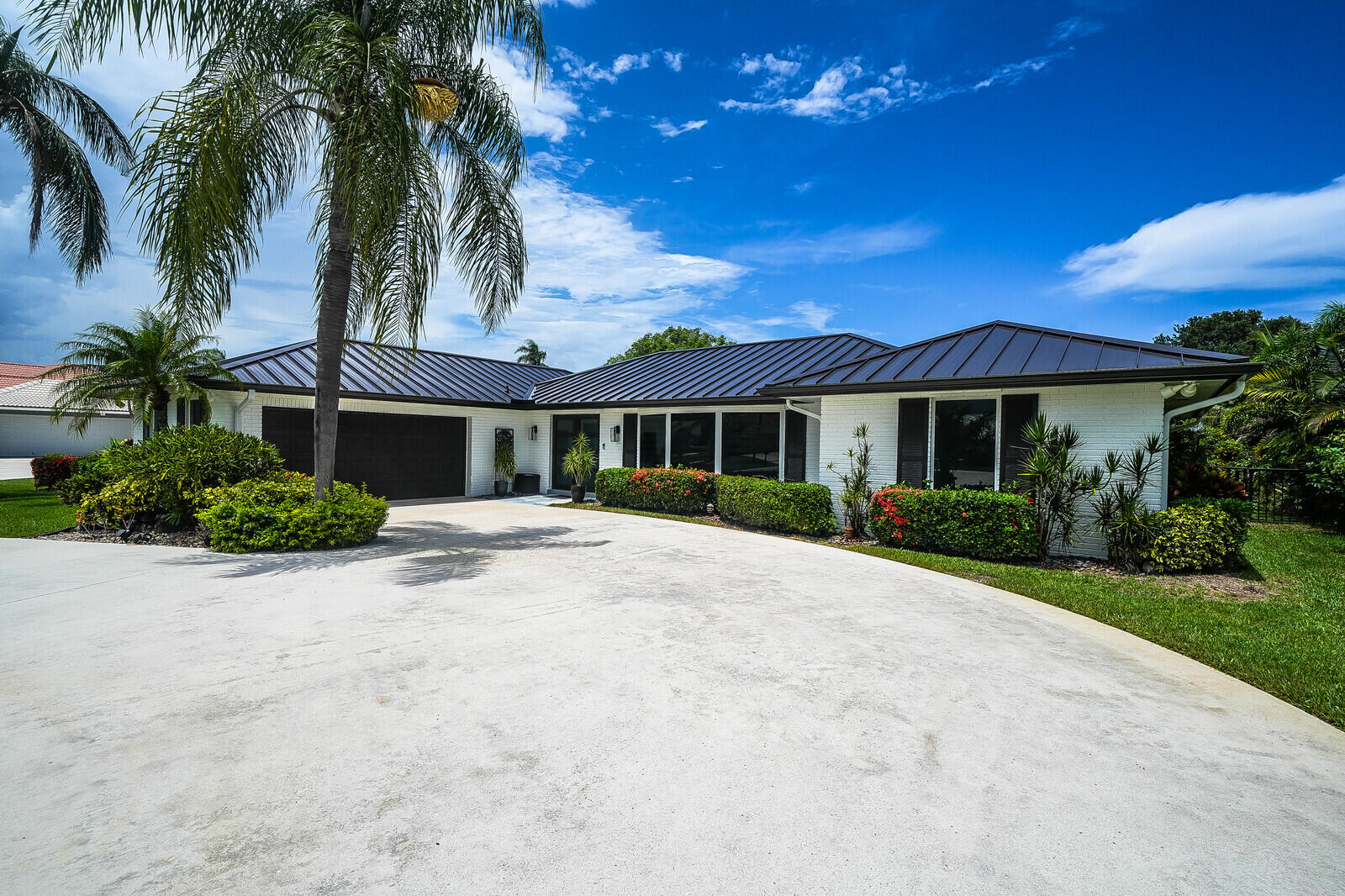 10644 Avenue Of The