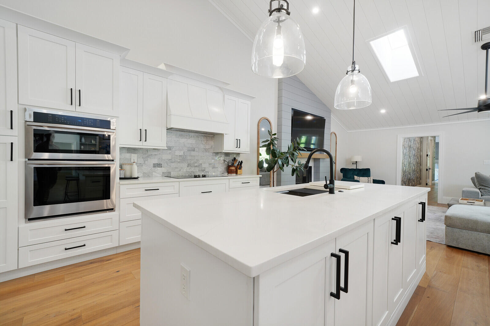 19526 W Trails End Terrace