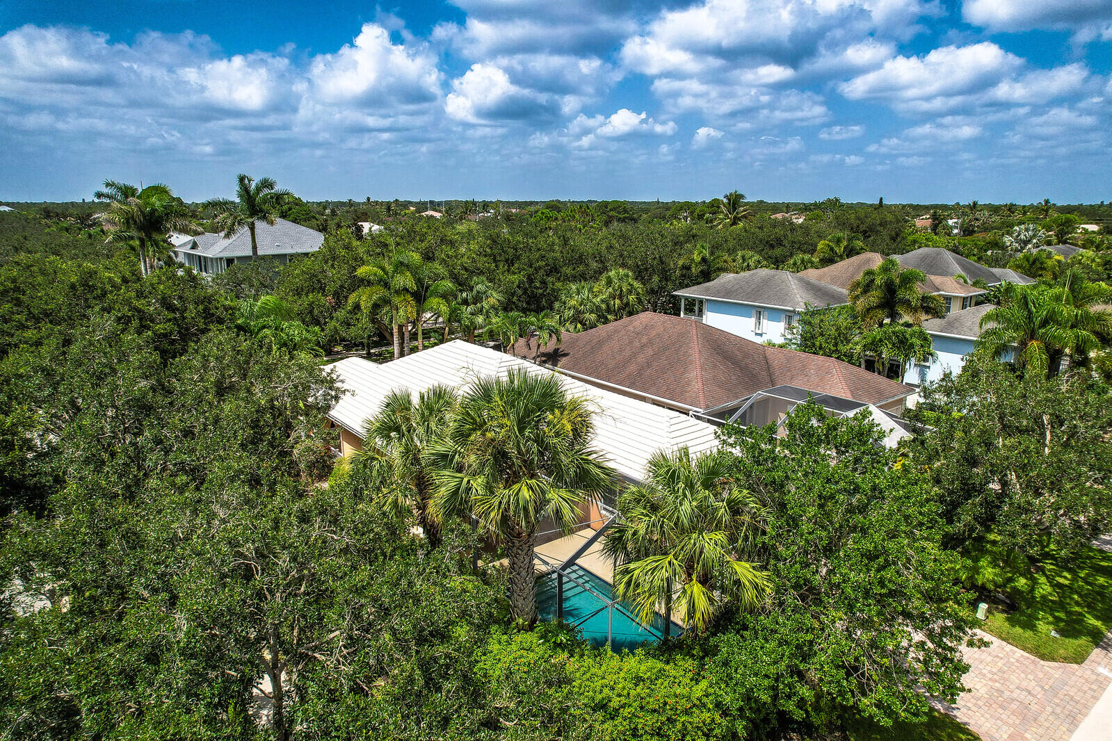 1825 Dakota Drive