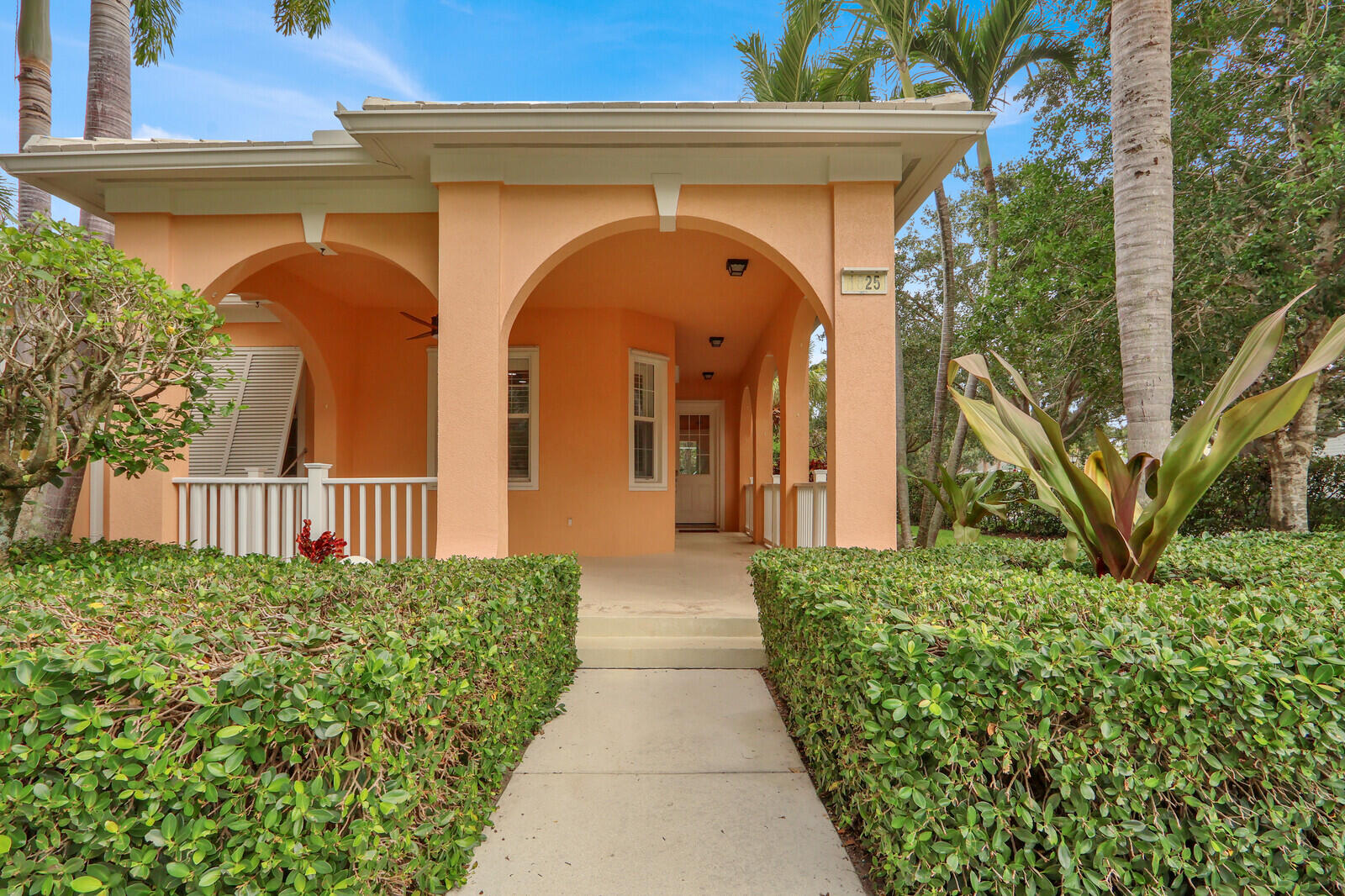 1825 Dakota Drive