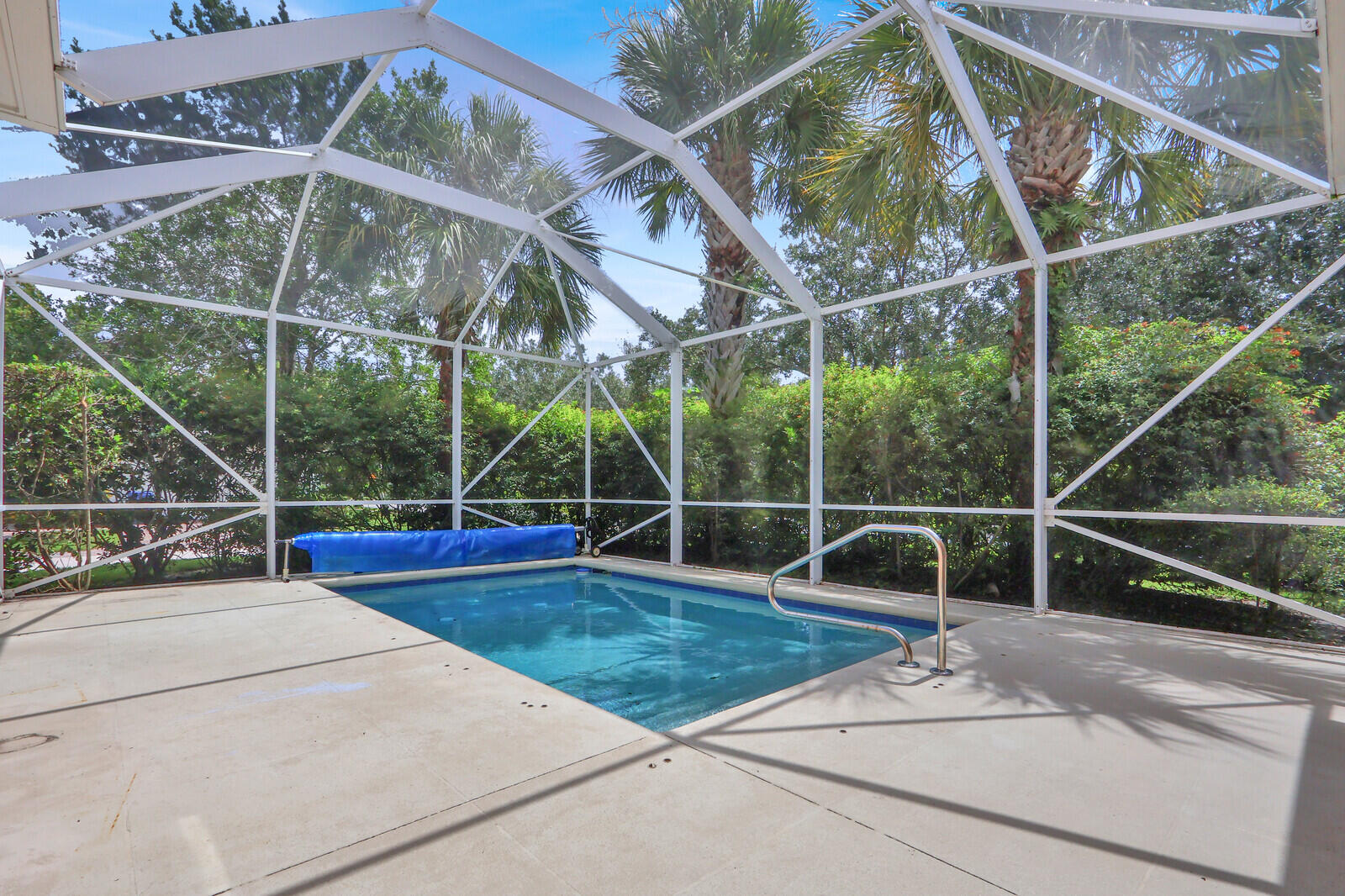 1825 Dakota Drive