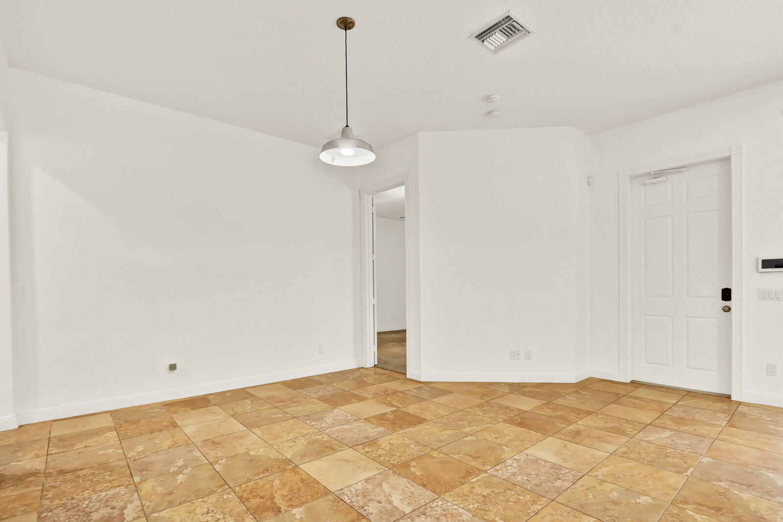 1825 Dakota Drive