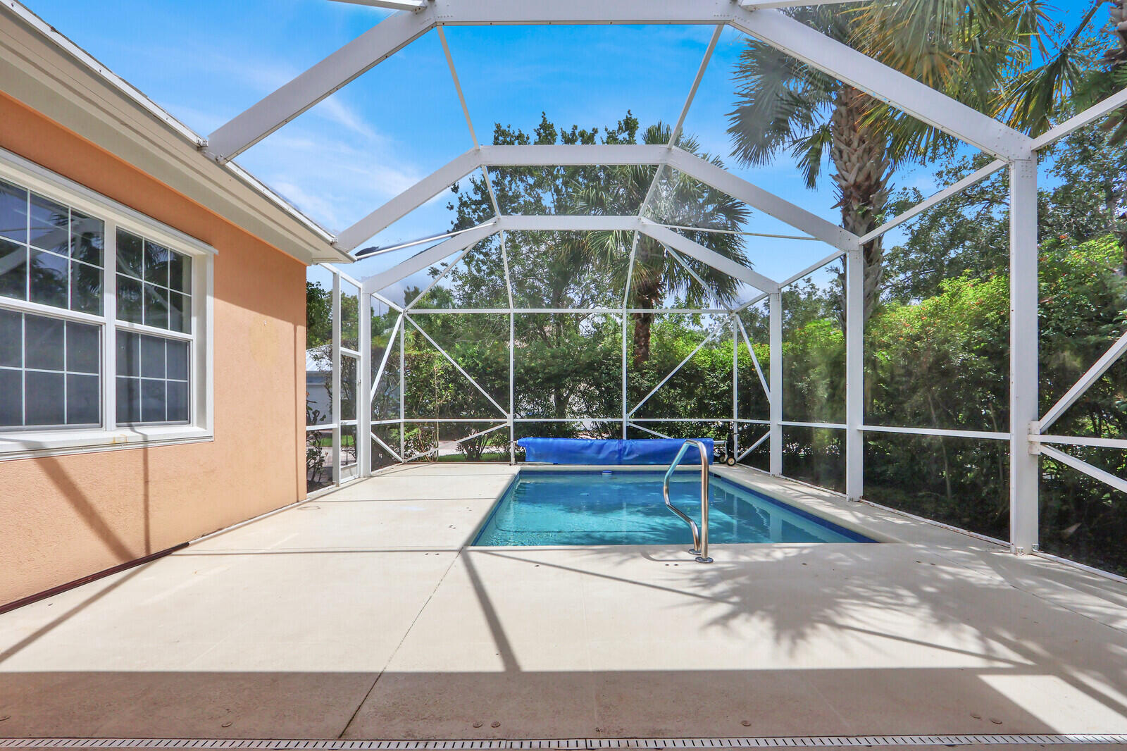 1825 Dakota Drive