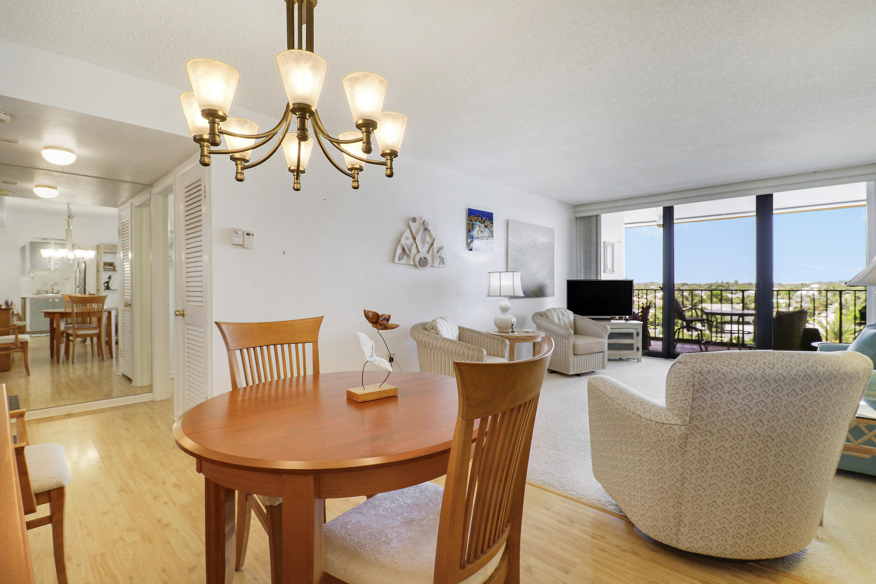 225 S Beach Road 605