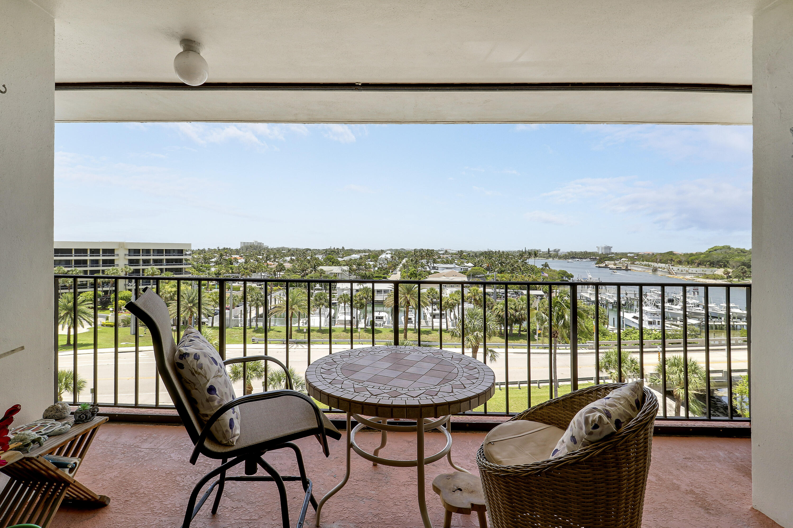 225 S Beach Road 605