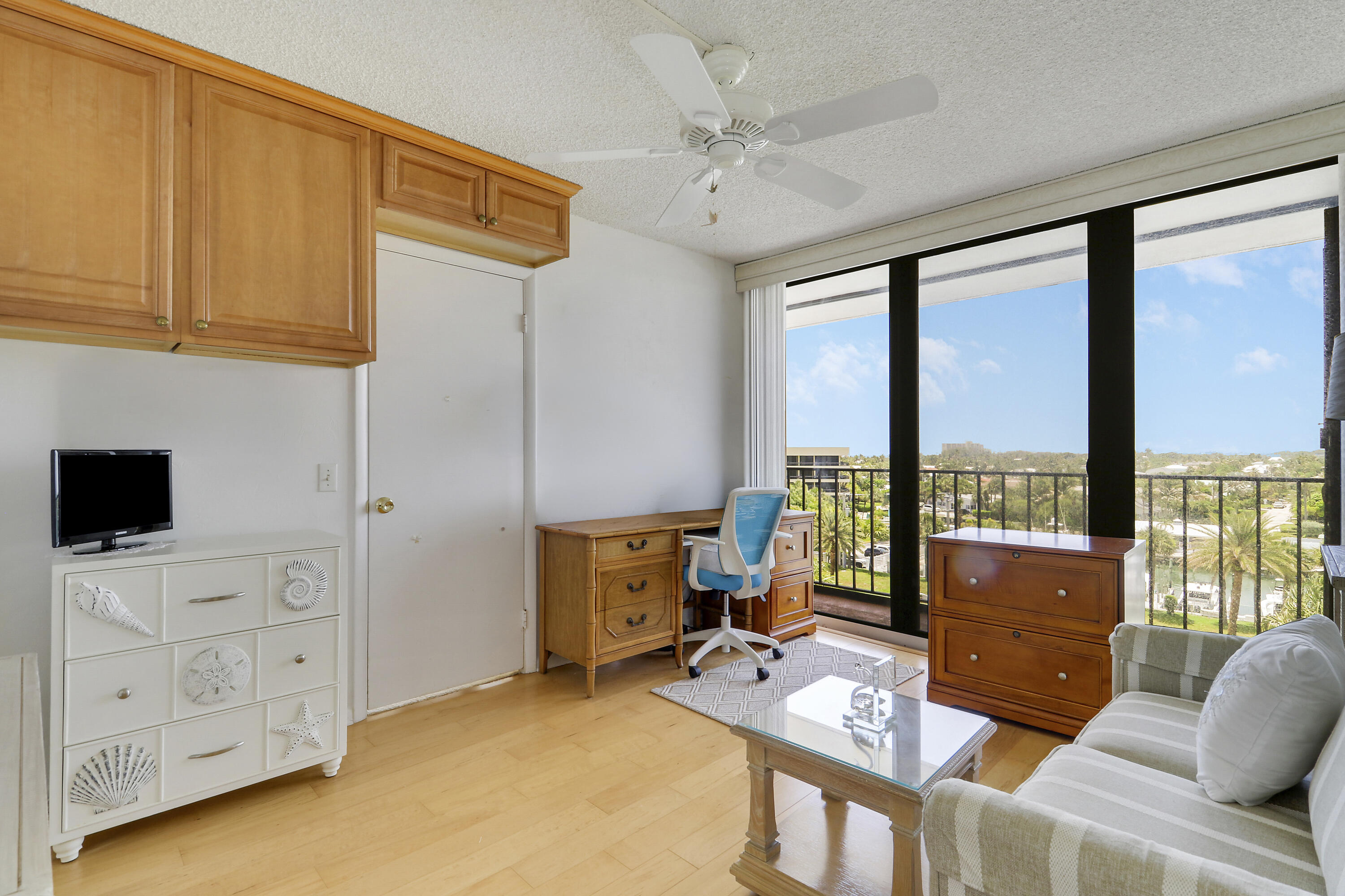 225 S Beach Road 605
