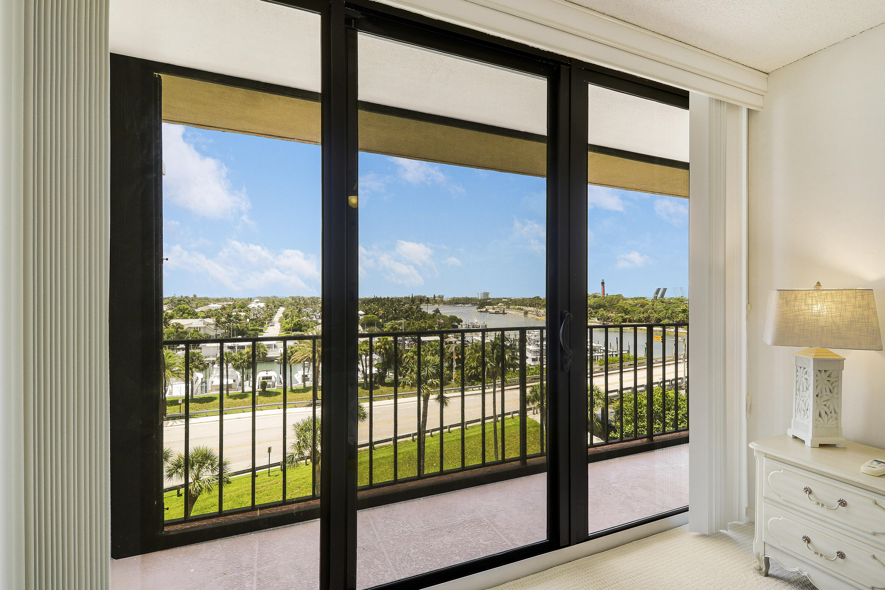225 S Beach Road 605