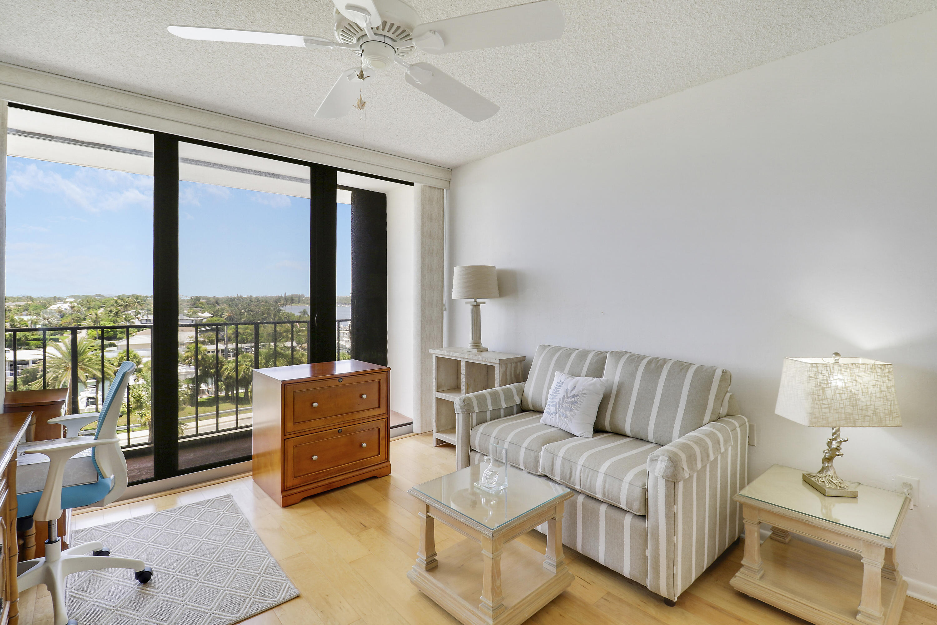 225 S Beach Road 605