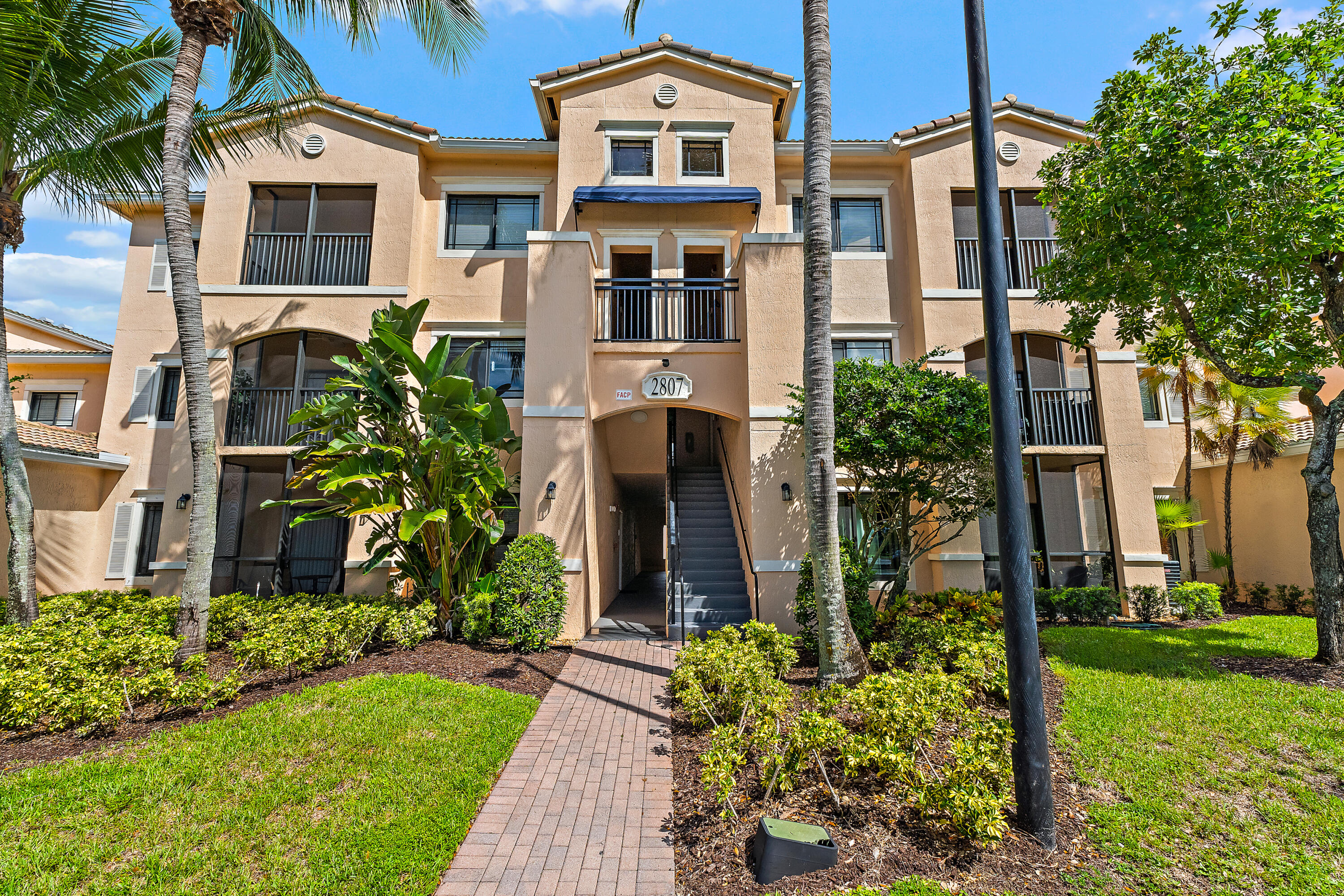 2807 VERONIA Drive 108