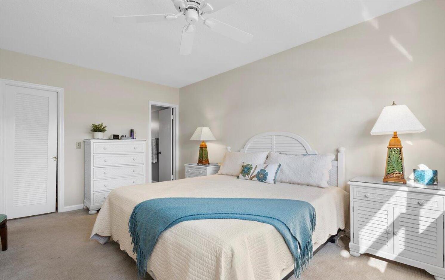 20 YACHT CLUB Drive 104