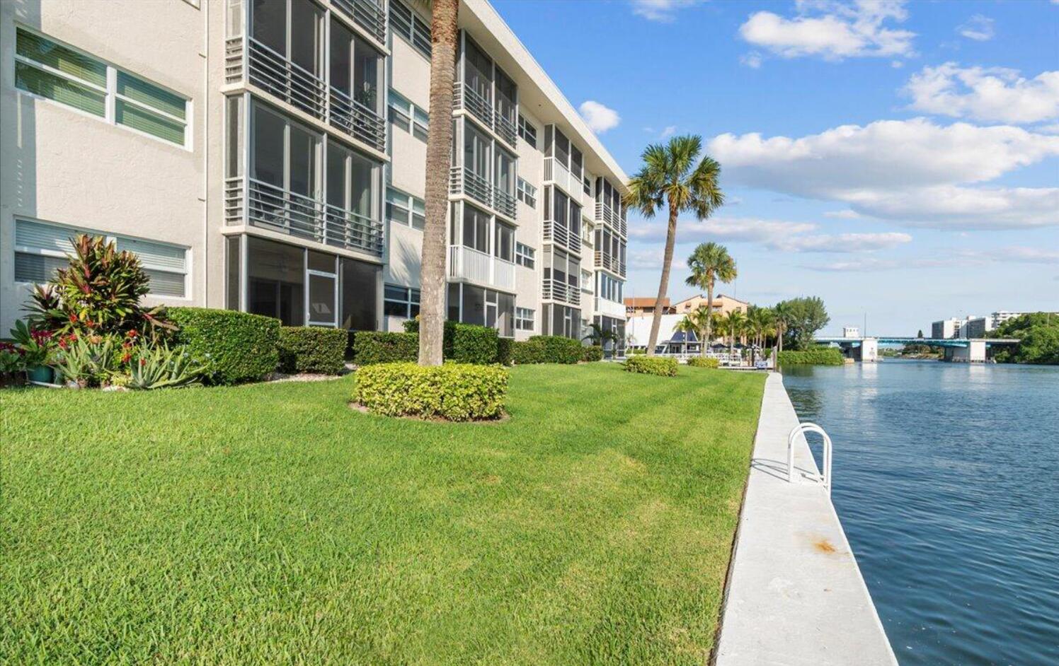 20 YACHT CLUB Drive 104
