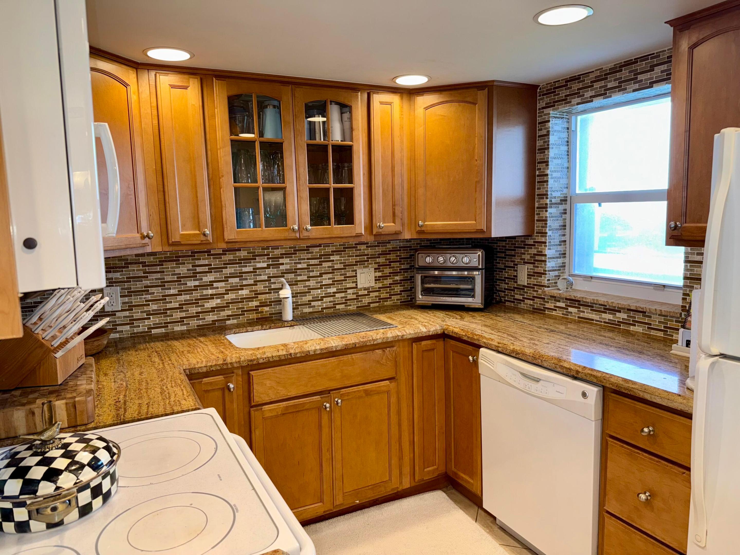 336 Golfview Road 718