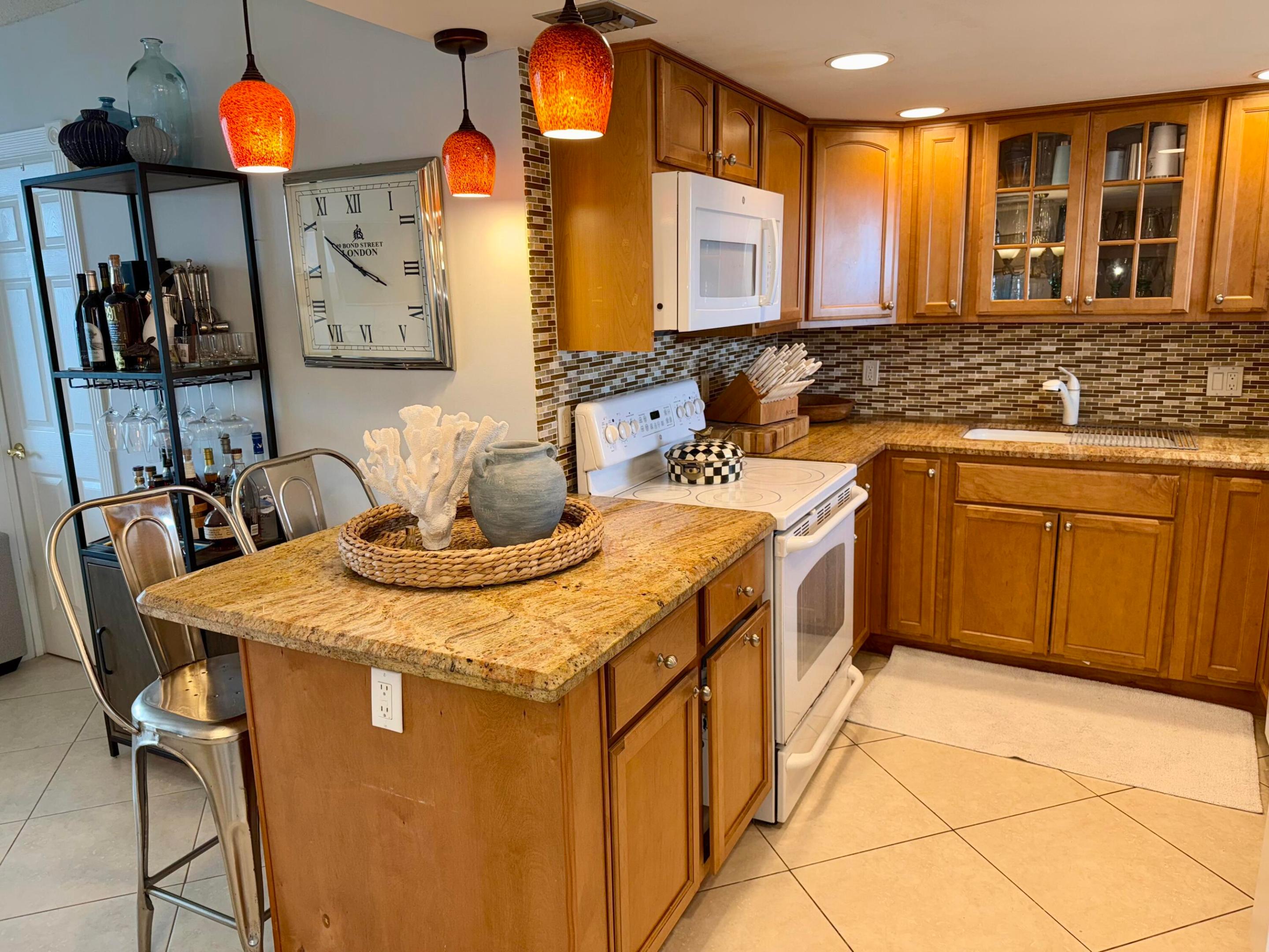336 Golfview Road 718