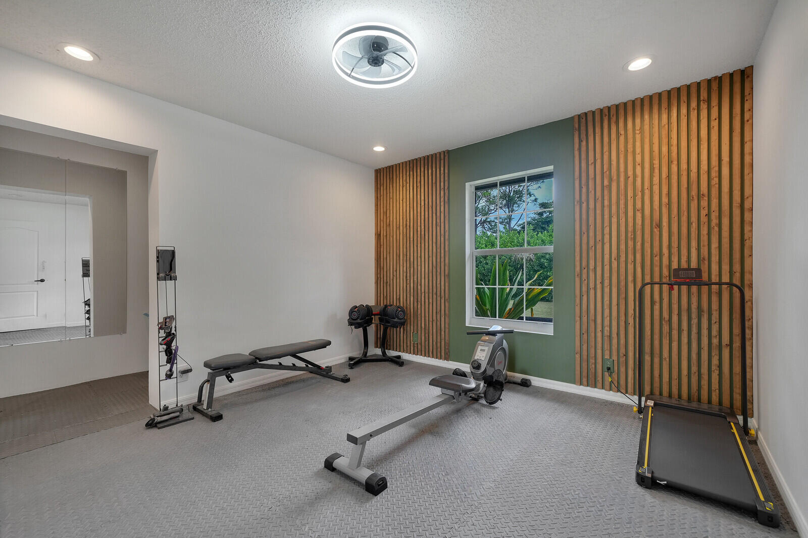 12212 82nd Street N